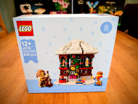 40778 Vinterlig lysthus